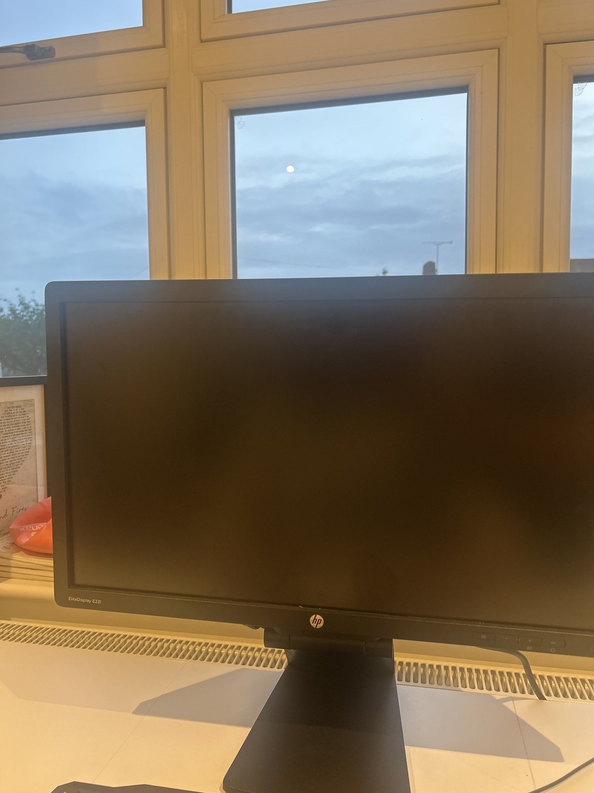 monitor_closeup